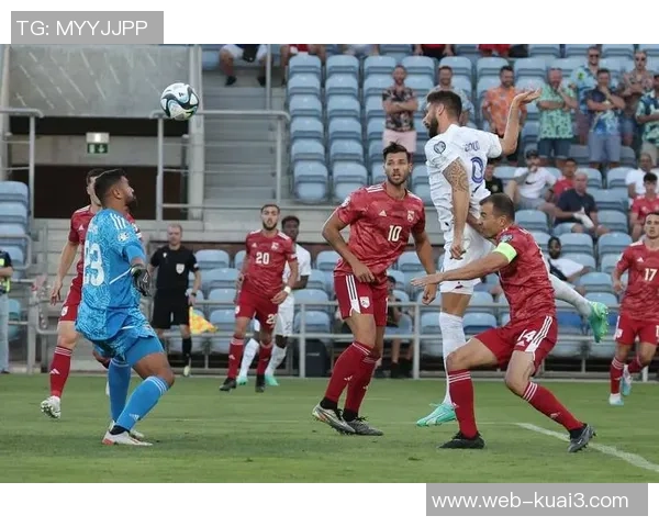 世预赛篮球精彩对决法国队迎战捷克队全力争胜展现实力