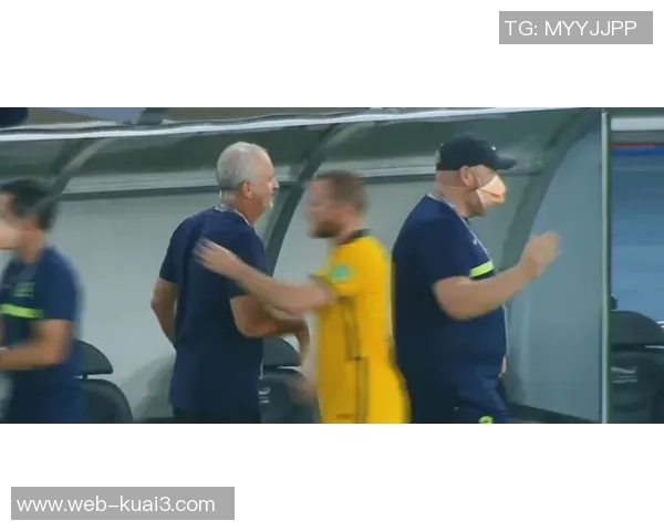 国足与伊拉克激战正酣现场直播全程回顾与精彩瞬间分析 国足与伊拉克激战正酣现场直播全程回顾与精彩瞬间分析